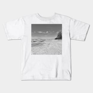 Life is a beach black and White dreamy photography Kids T-Shirt